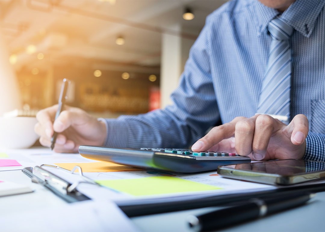 How I estimate project costs and timelines? - Featured Image